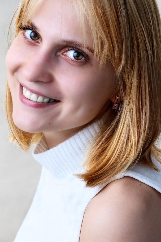 Salmo 100 — Texto Completo, Significado e Oração de Júbilo ao Senhor