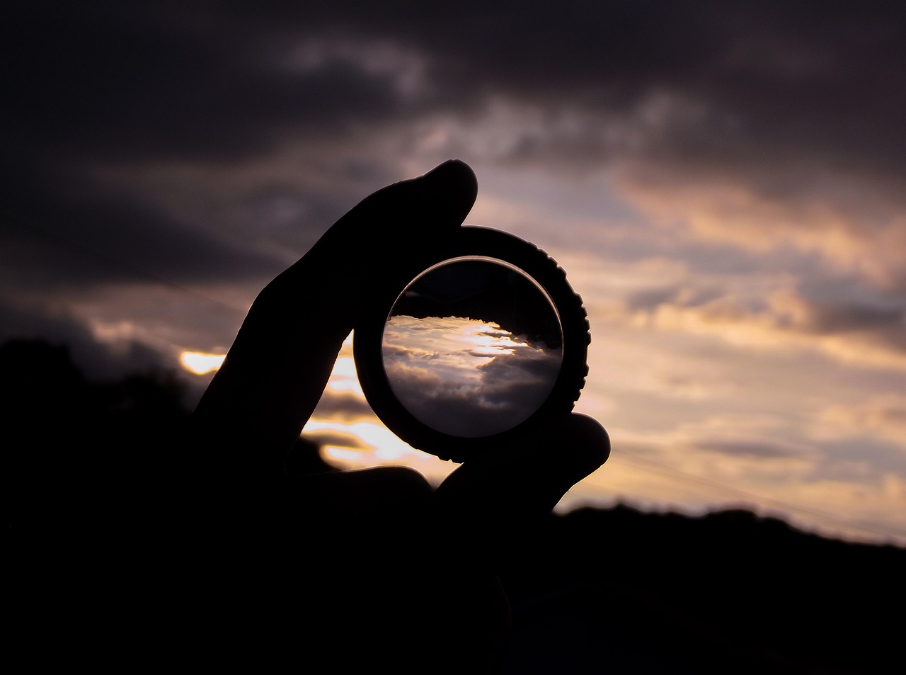 Salmo 19 — Texto Completo, Significado e Oração 