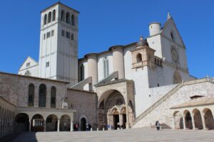 Basílica de São Francisco em Assis Itália — cidade natal do santo patrono dos animais e da ecologia — Mensagem do Papa