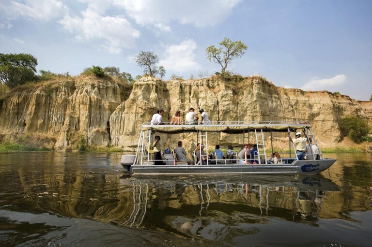 Paisagem de Uganda, com o Rio Nilo e savana da região onde viveram os mártires