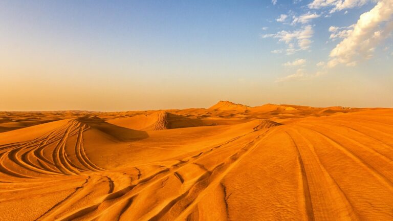 Dunas do deserto egípcio, cenário da vida eremítica de Santo Onofre