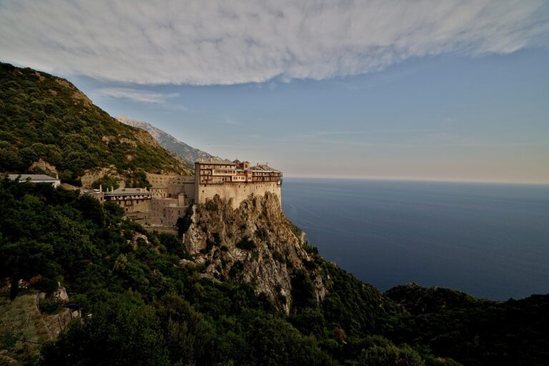 Mosteiro de Simonopetra no Monte Athos, Grécia, centro da espiritualidade ortodoxa