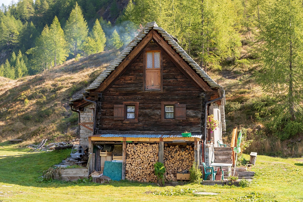Casa de madeira rural, referência ao hospitalzinho improvisado por Santa Paulina