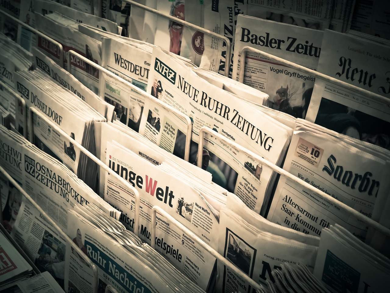 Jornal impresso antigo, referência ao trabalho jornalístico católico de Kolbe